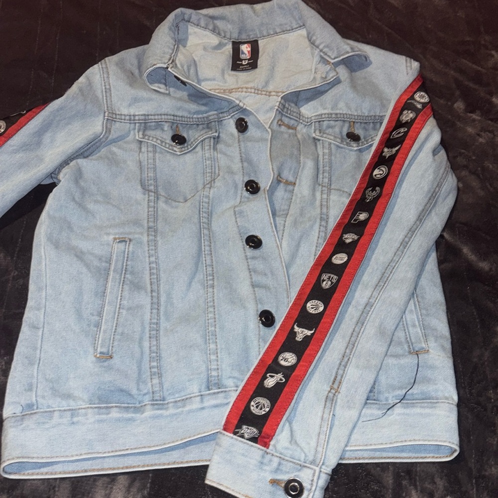 Vintage NBA Denim JACKET Size Small NBA Teams Down The Arms